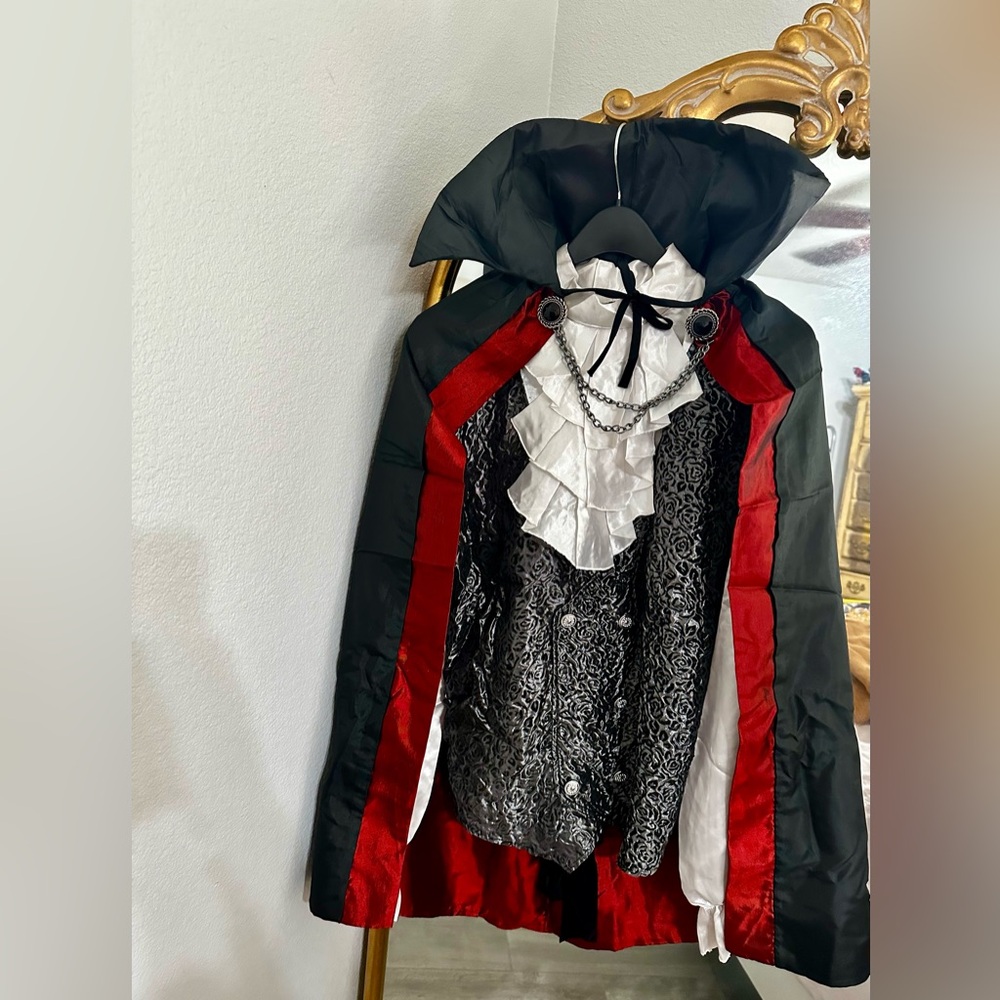 Adult Vampire Costume 🧛